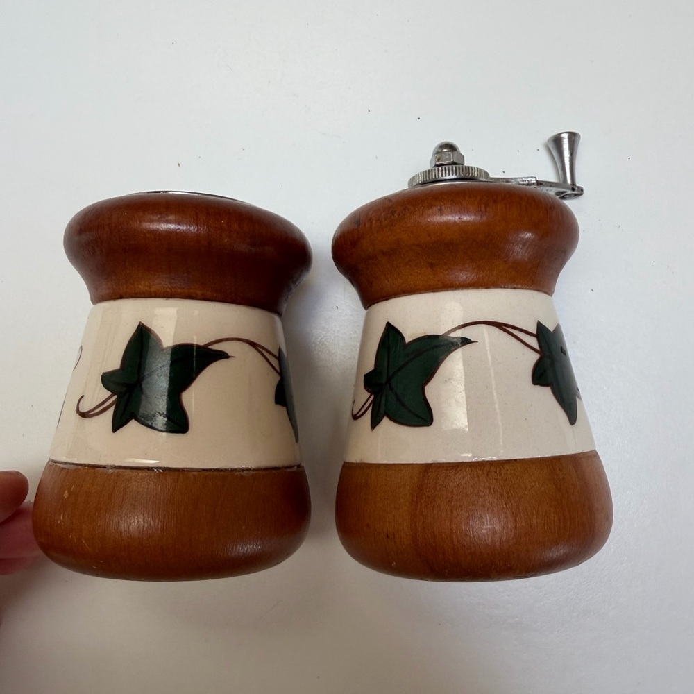 Vintage Wood Pepper Grinder & Salt Shaker Set Ivy Rustic Kitchen